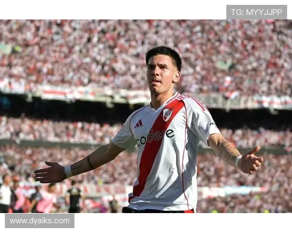 马斯坦托诺年薪350万欧 科莫大腿薪水不到三分之一