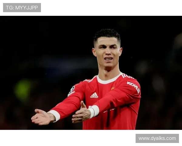 马竞4-1领先球迷看台上悠闲做三明治